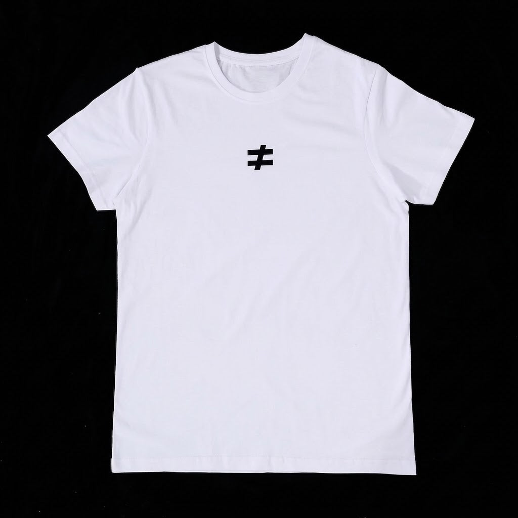 06. Essential Tee